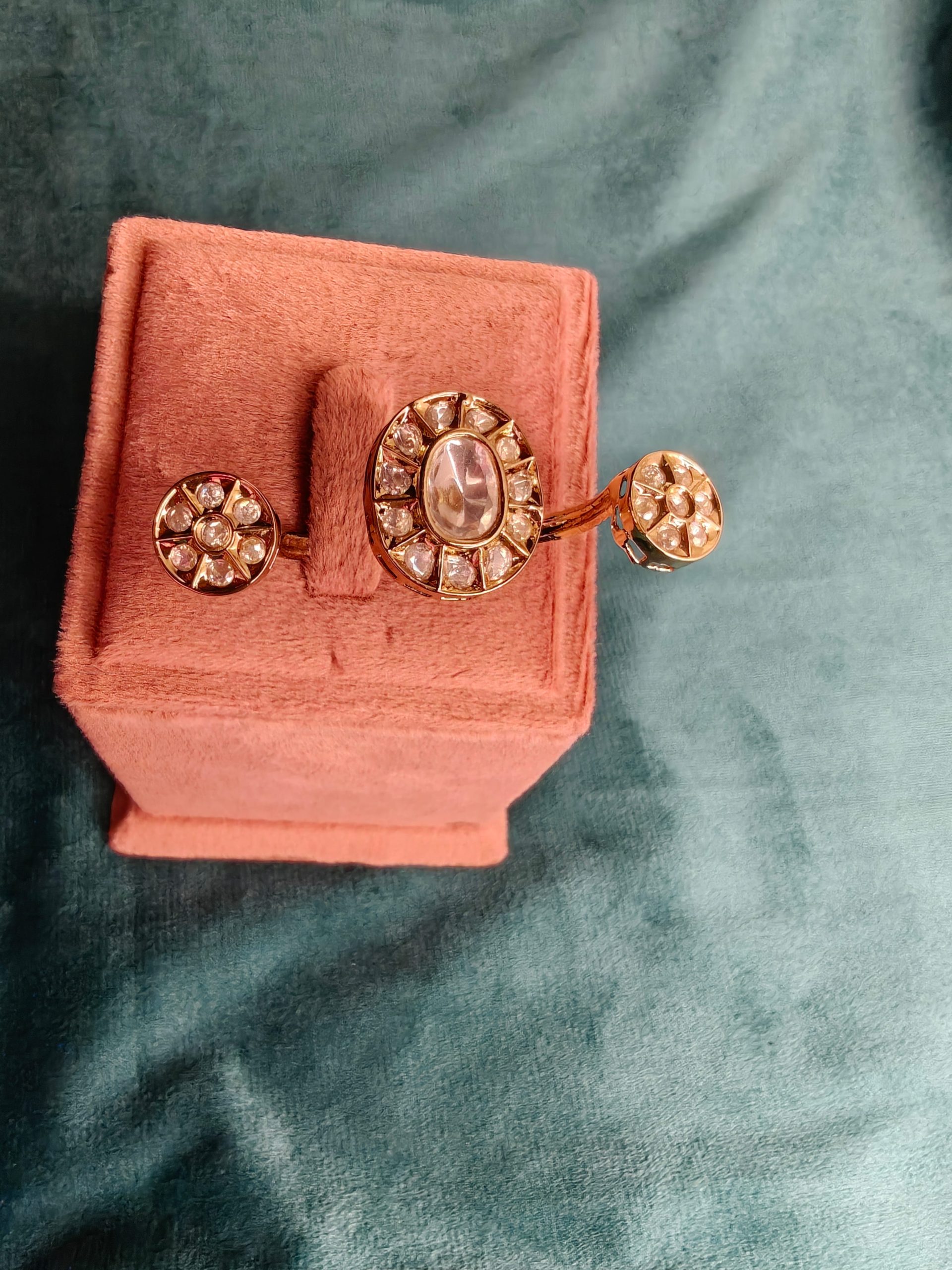 Uncut Kundan Dual Finger Ring